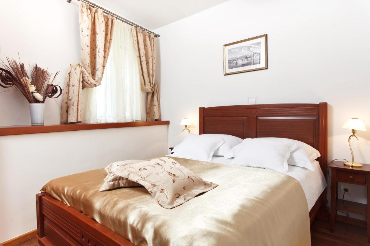 Split Inn Apartments ภายนอก รูปภาพ