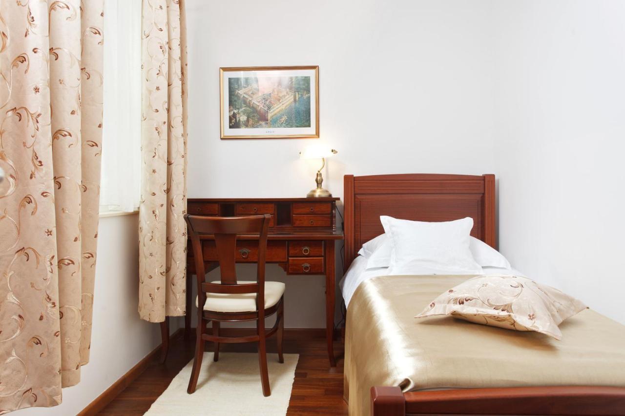Split Inn Apartments ภายนอก รูปภาพ