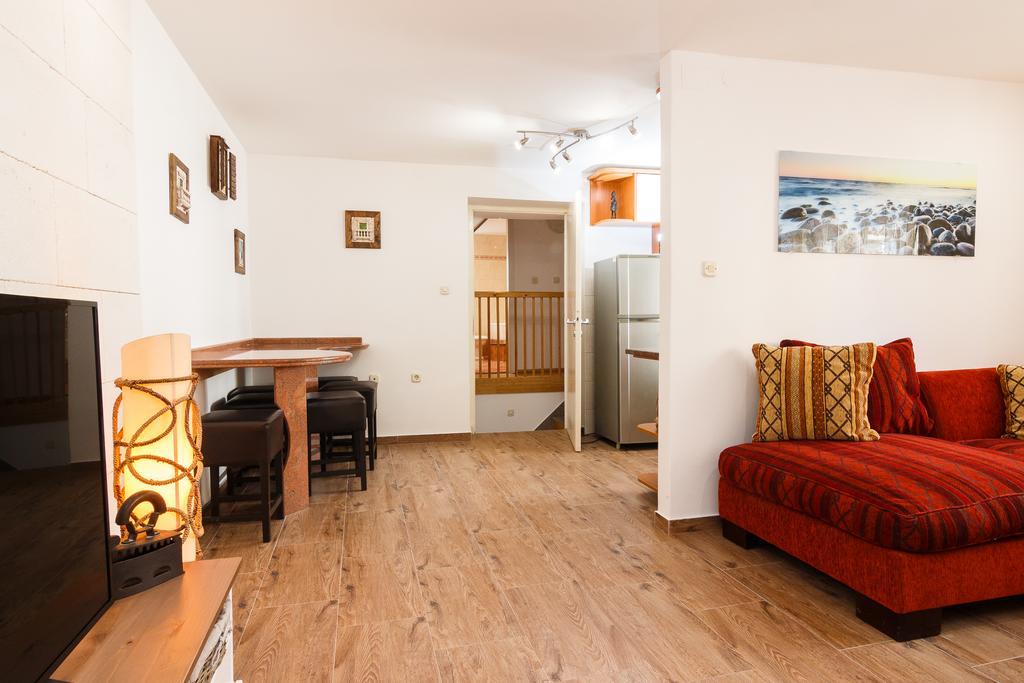 Split Inn Apartments ภายนอก รูปภาพ