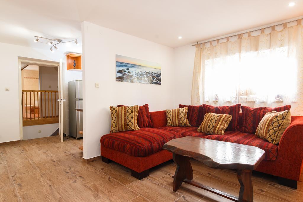 Split Inn Apartments ภายนอก รูปภาพ